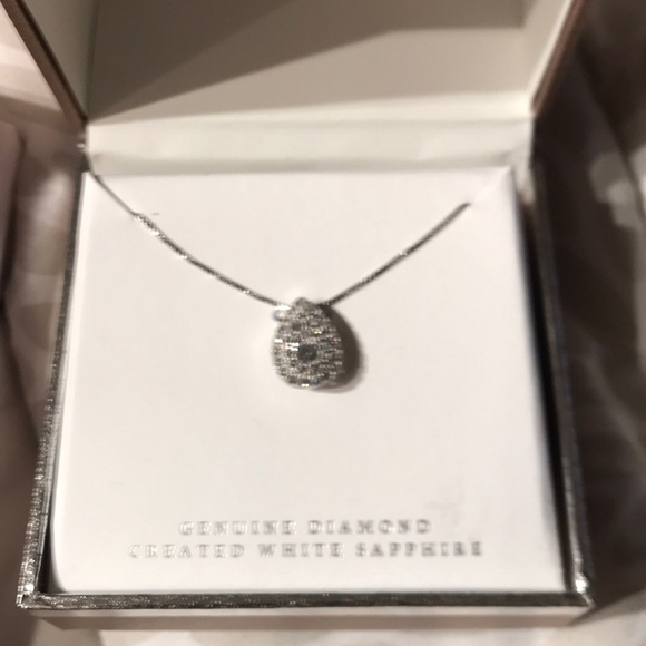 Never used teardrop necklace - Picture 2 of 3